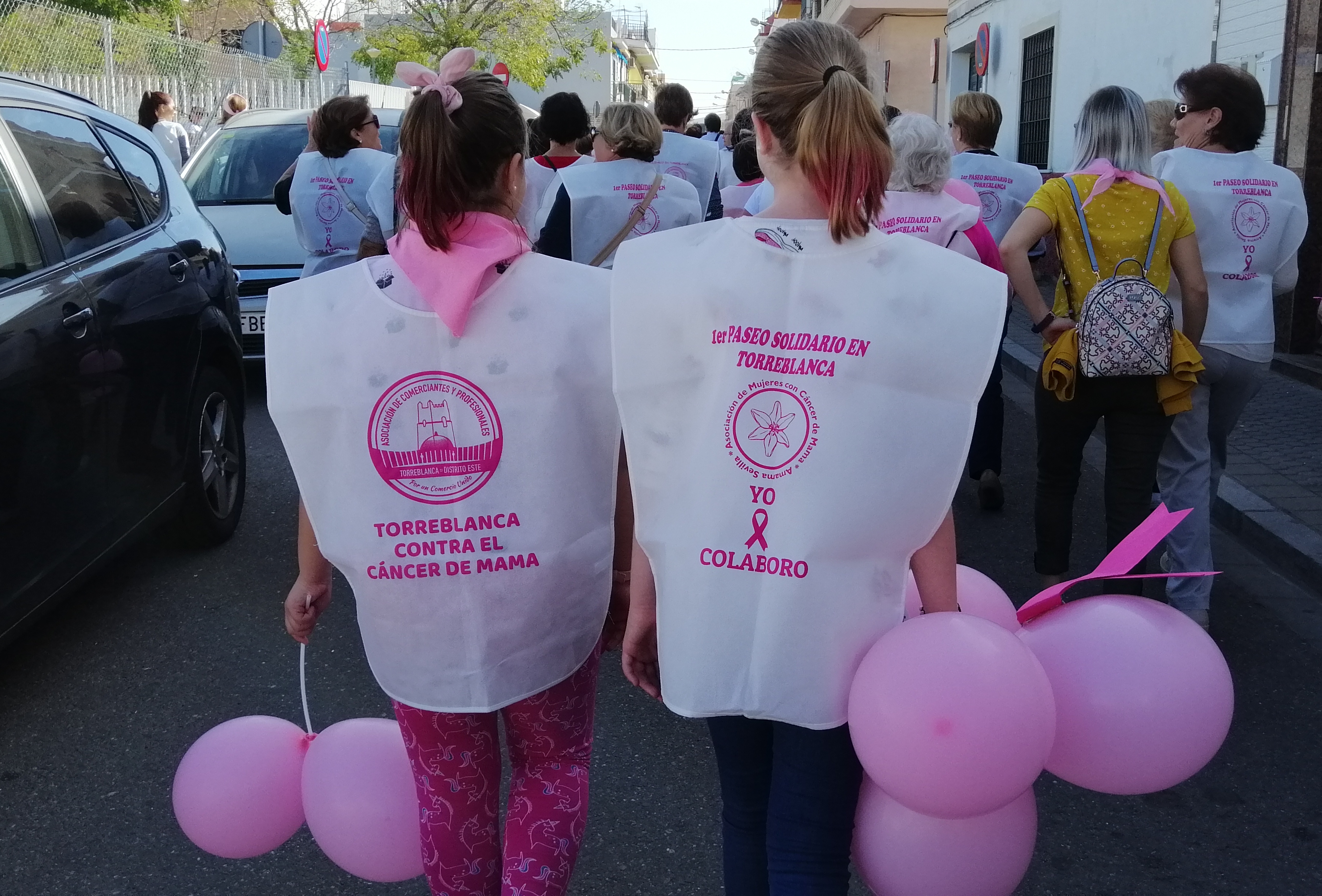 Fechas dibujadas en una carretera